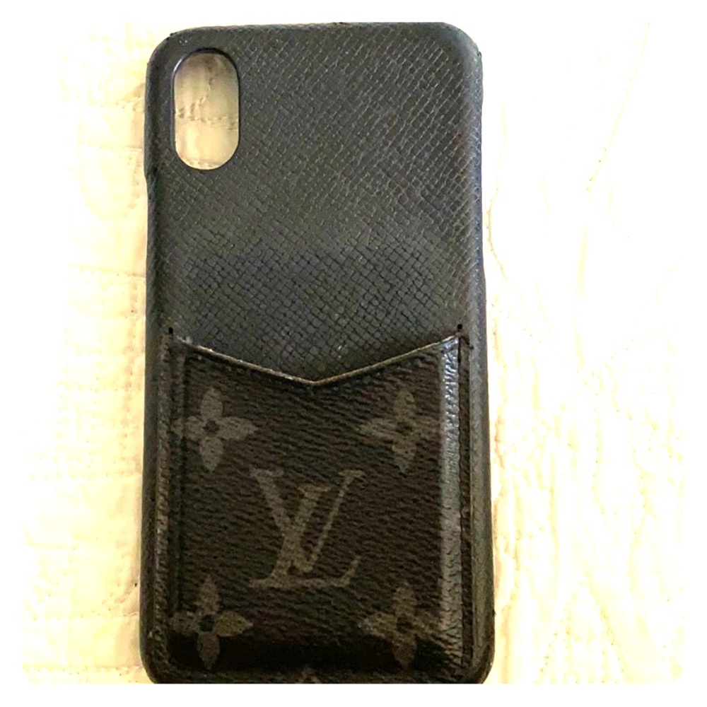 LV XS iPhone case. 3 months old.